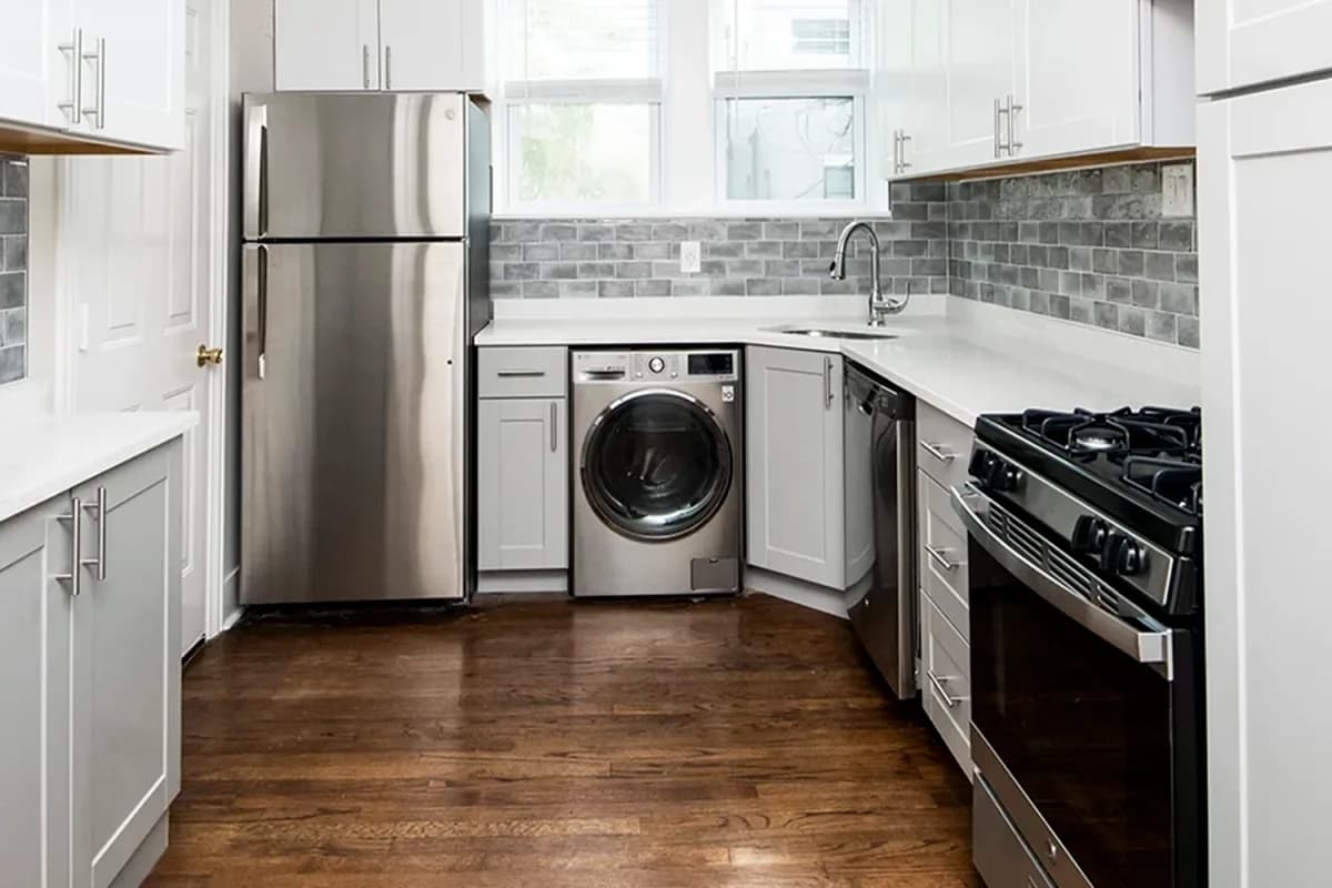 3815-23 N. Greenview Ave, Apt 1w — photo 1
