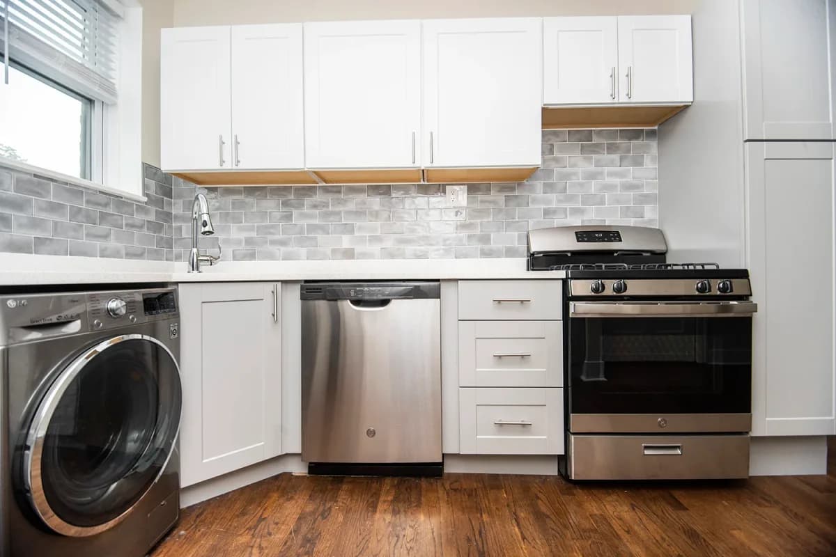3815-23 N. Greenview Ave, Apt 2w — photo 3