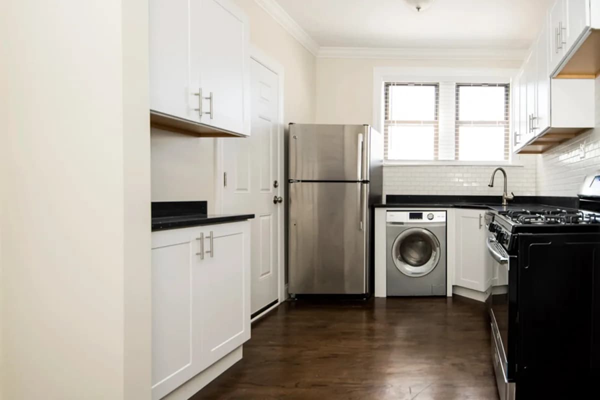 3815-23 N. Greenview Ave, Apt 3w — photo 3