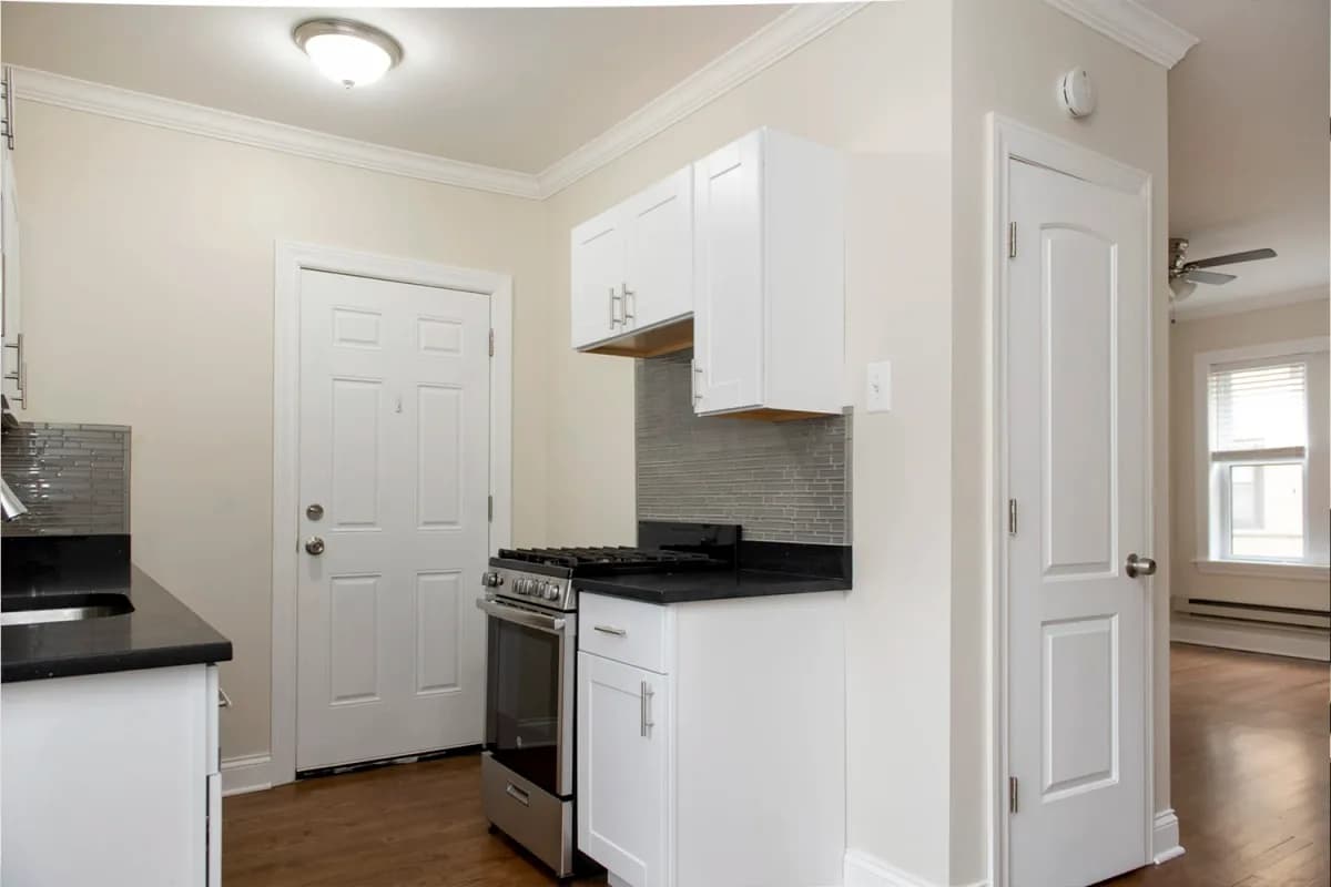 3817 N. Greenview Ave, Apt 1E — photo 4