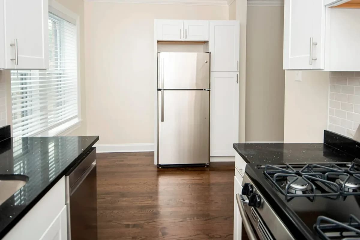 3815-23 N. Greenview Ave, Apt 2w — photo 1