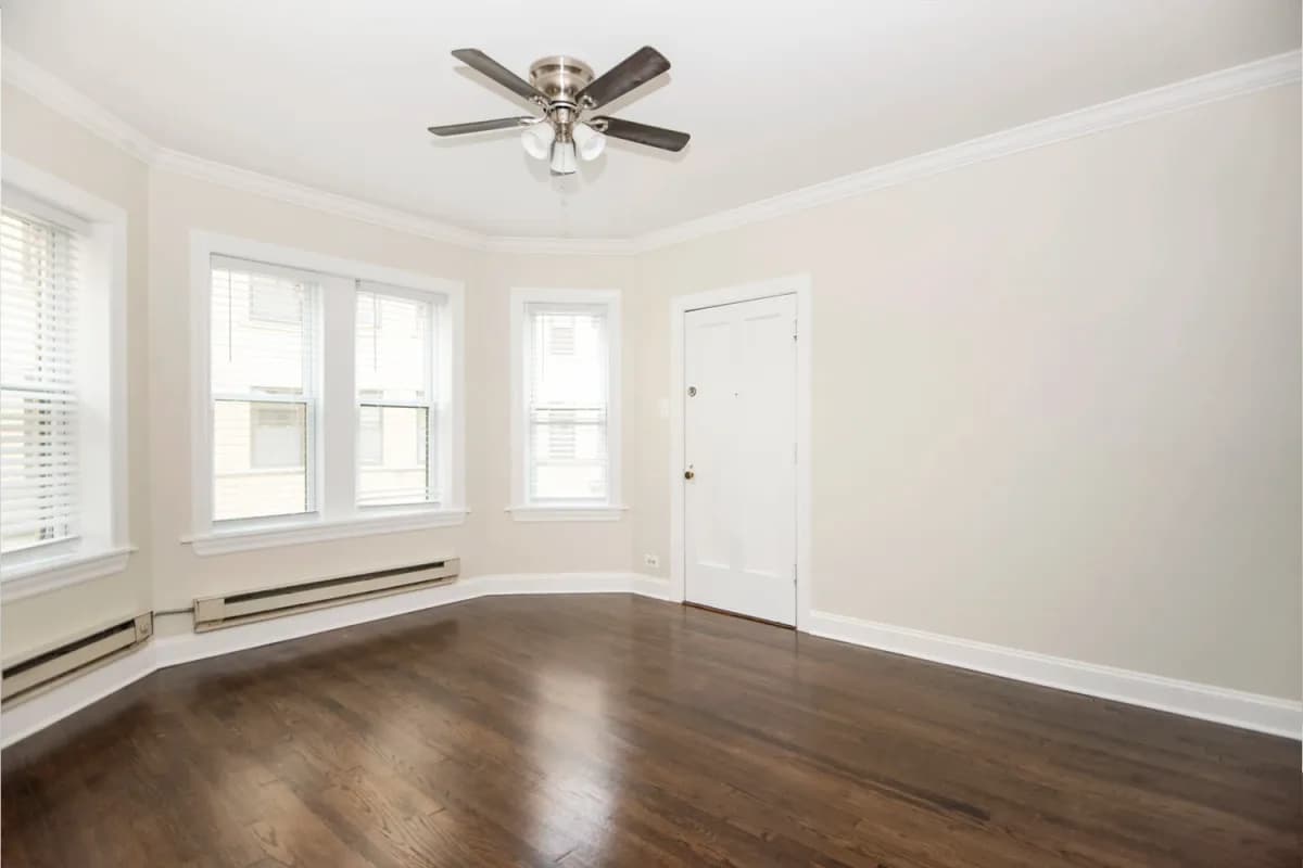 3815-23 N. Greenview Ave, Apt 2w — photo 2