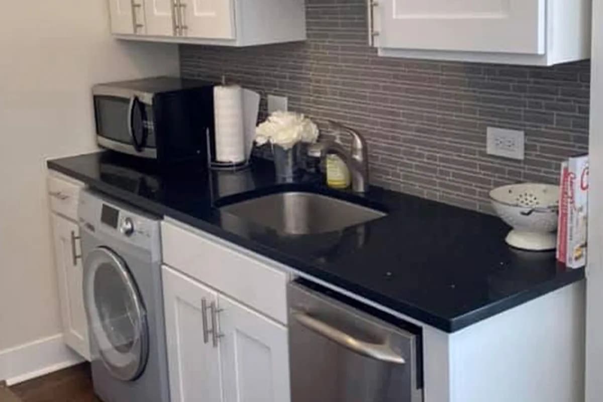 3815-23 N. Greenview Ave, Apt 3817-5-1w — photo 1