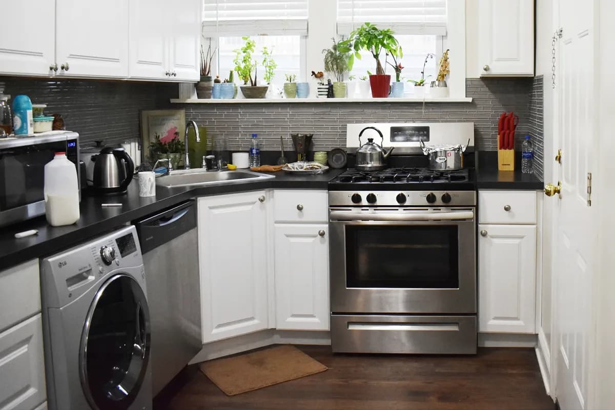 3815-23 N. Greenview Ave, Apt 2e — photo 2