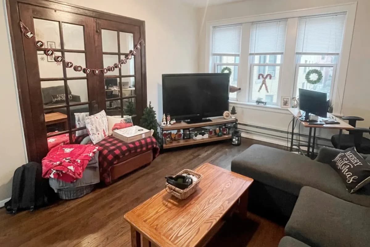3815-23 N. Greenview Ave, Apt 1s — photo 2