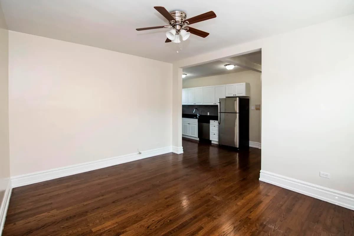 3819.5 N. Greenview Ave, Apt 1E — photo 2