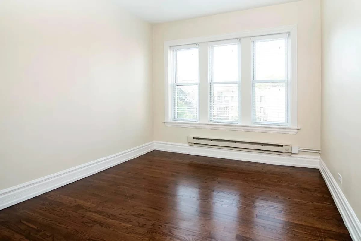 3819.5 N. Greenview Ave, Apt 1E — photo 5