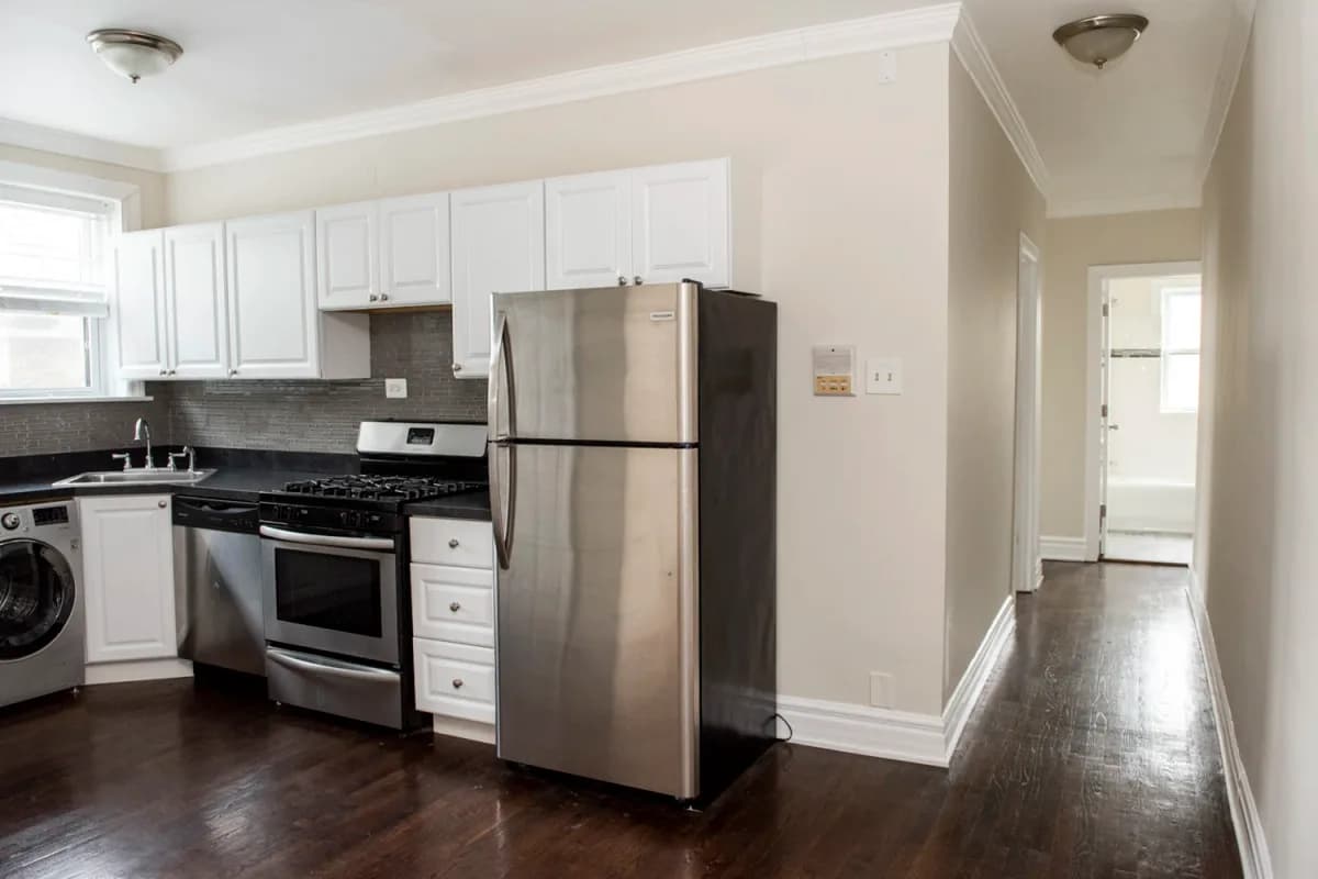 3815-23 N. Greenview Ave, Apt 2e — photo 3