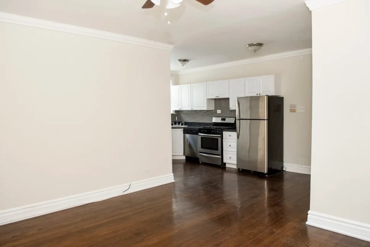 3815-23 N. Greenview Ave, Apt 2e — photo 4
