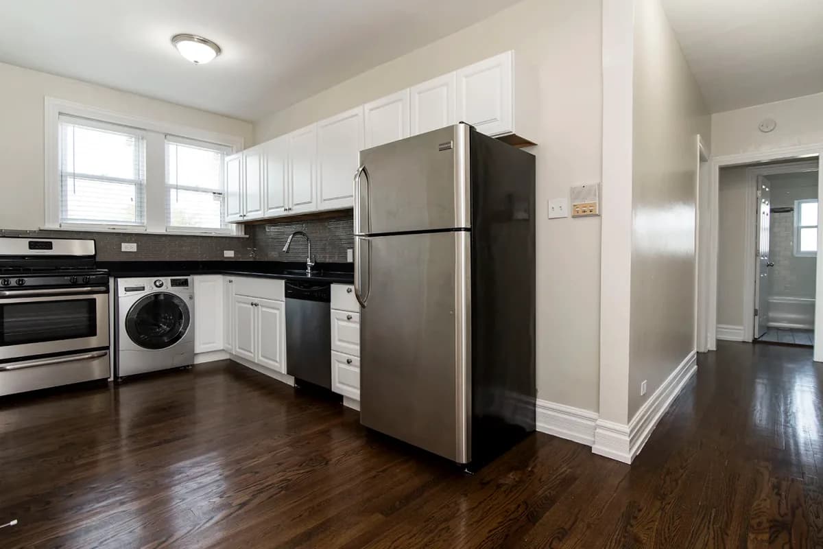 3815-23 N. Greenview Ave, Apt 3819-5-3e — photo 4