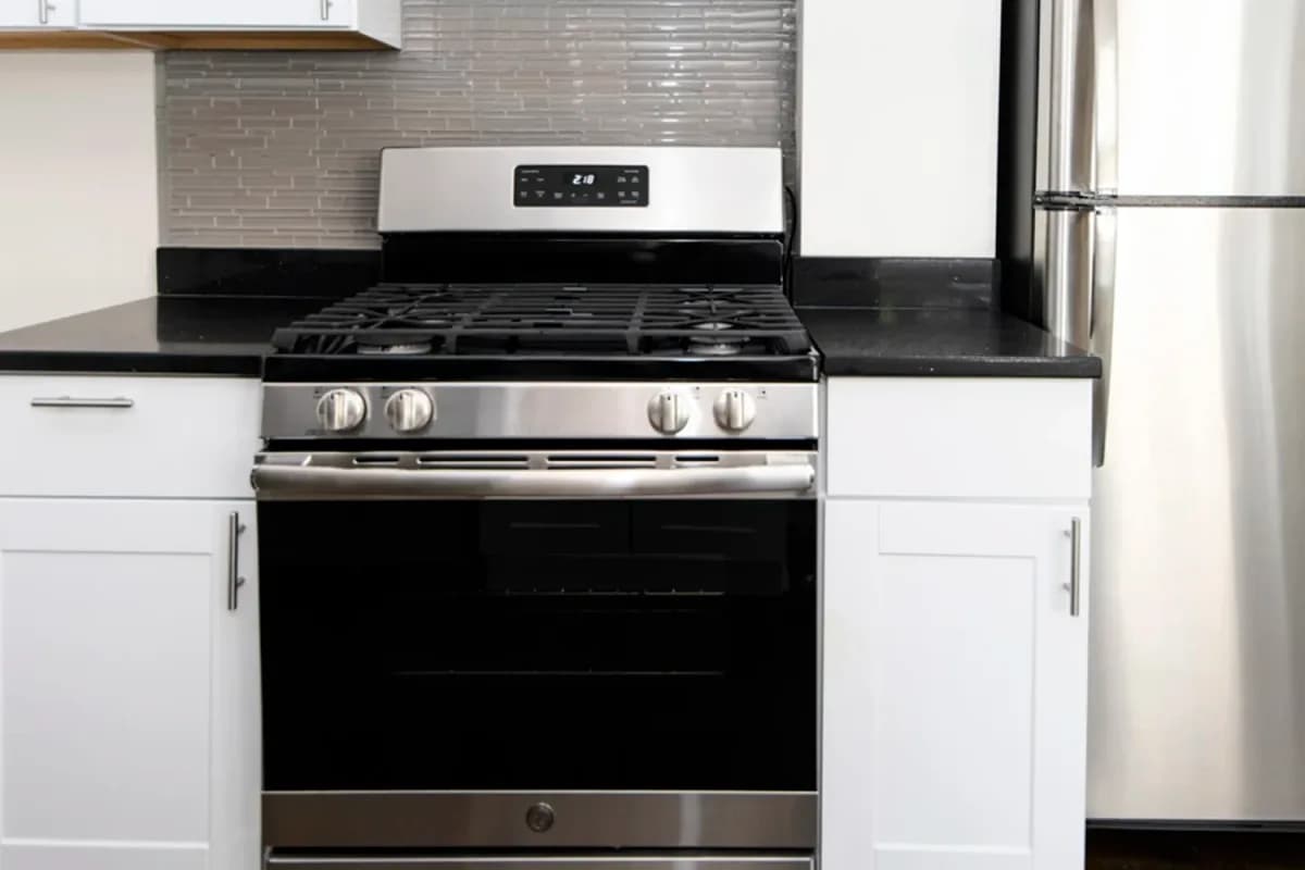 3821 N. Greenview Ave, Apt 2E — photo 1