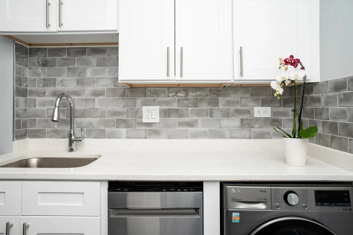 3815-23 N. Greenview Ave, Apt 3821-2w — photo 2