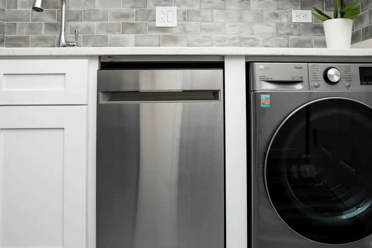 3815-23 N. Greenview Ave, Apt 3821-2w — photo 5