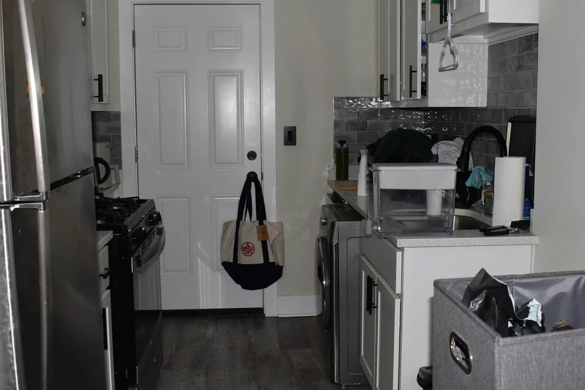 3815-23 N. Greenview Ave, Apt 3821-3e — photo 1