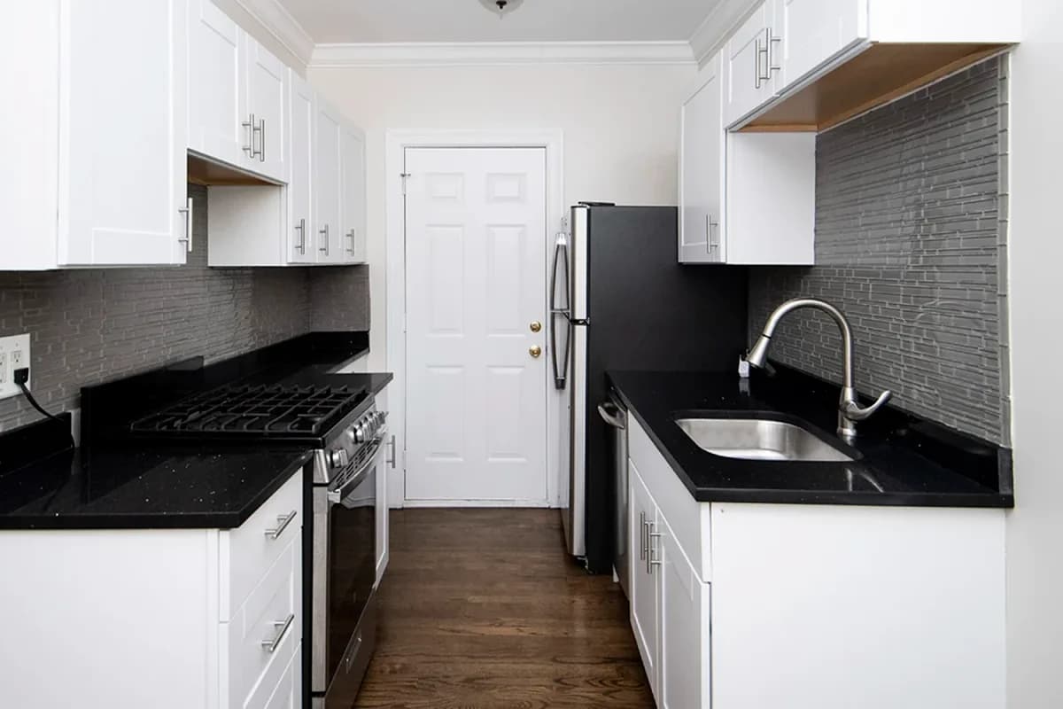 3815-23 N. Greenview Ave, Apt 3e — photo 1