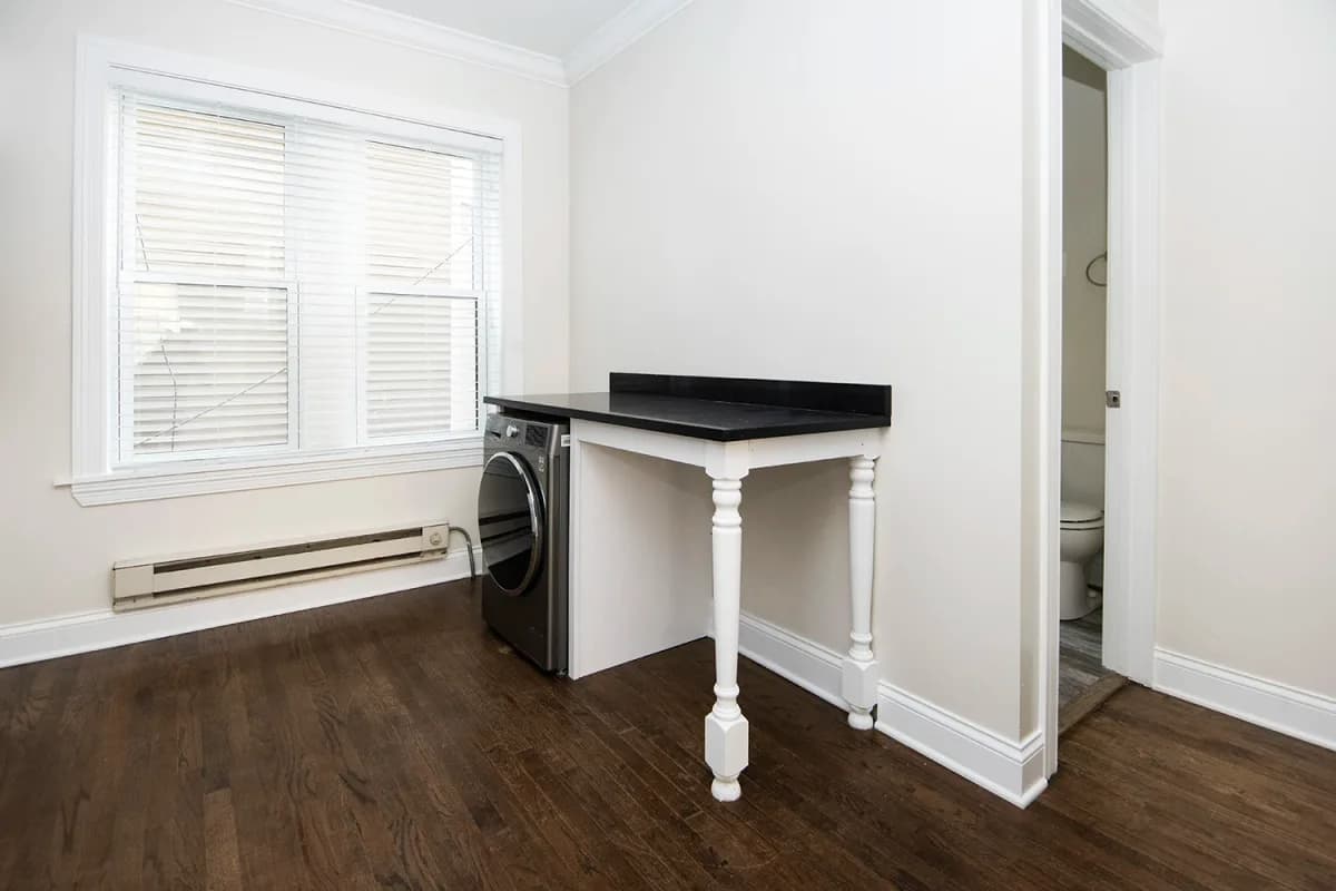 3815-23 N. Greenview Ave, Apt 3e — photo 5