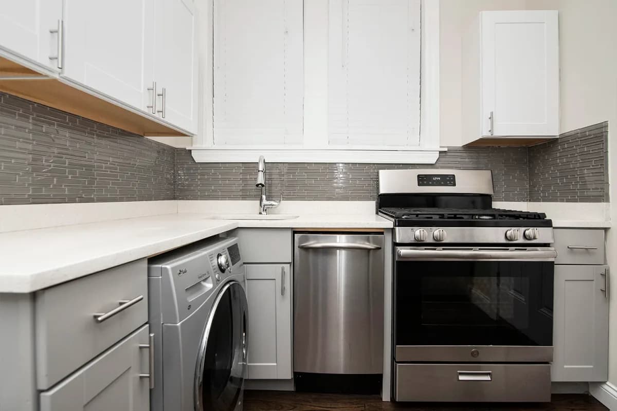 3815-23 N. Greenview Ave, Apt 3823-GDN, photo 2