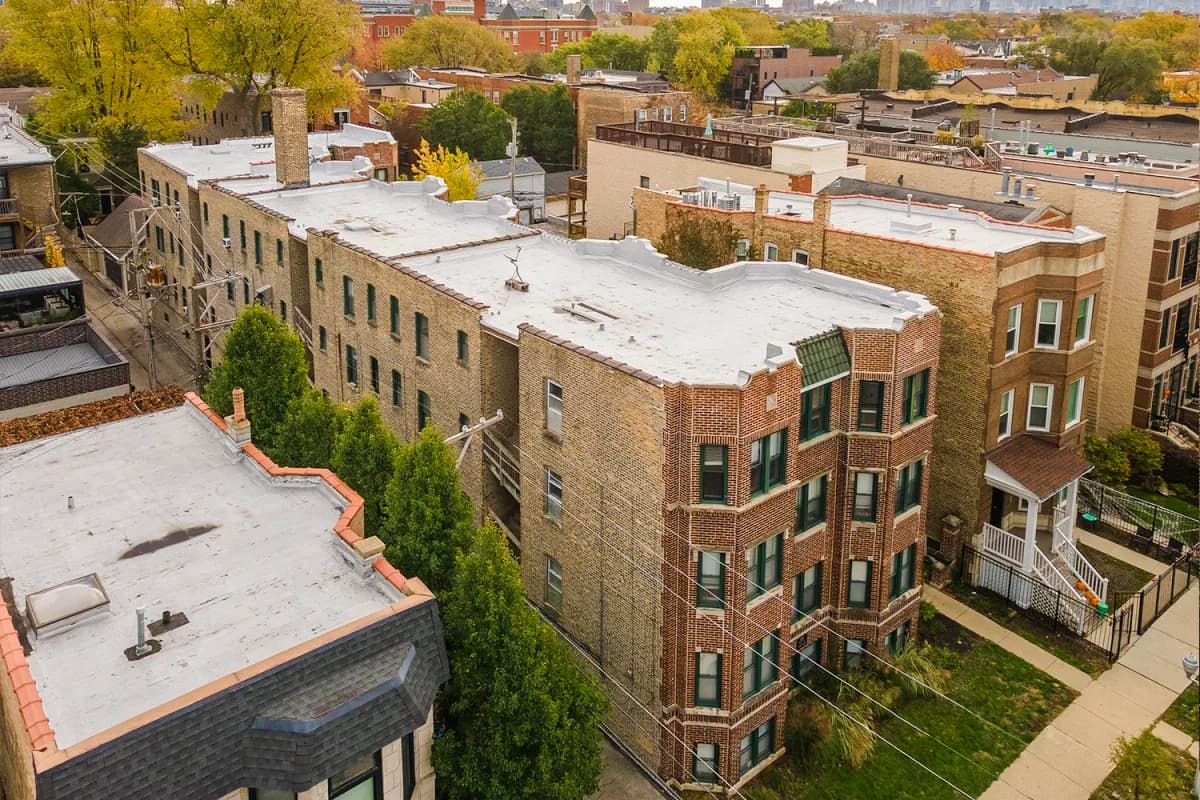 3839-45 N. Greenview Ave apartment building