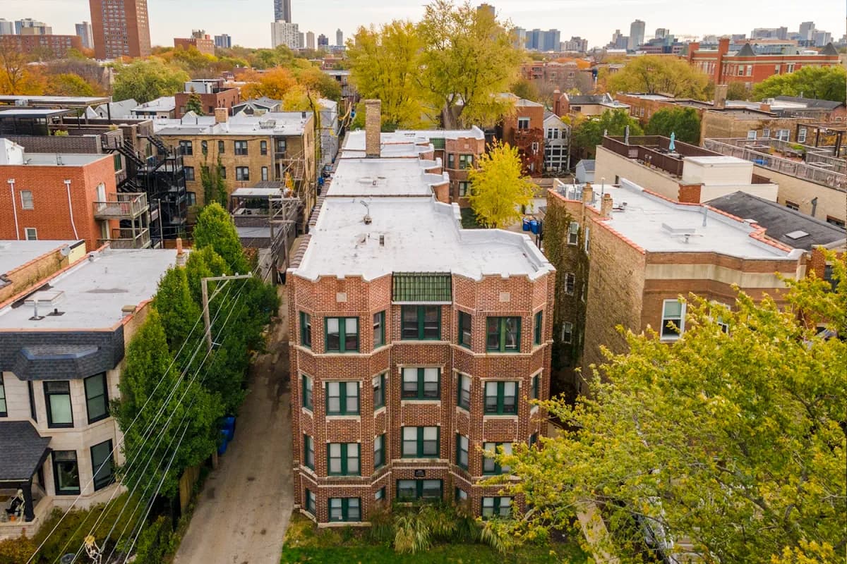 3839-45 N. Greenview Ave apartment building
