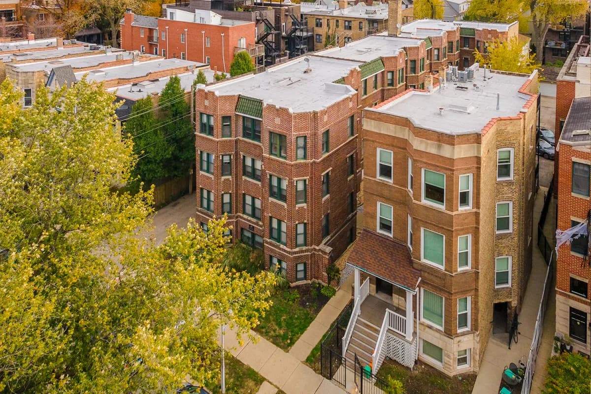 3839-45 N. Greenview Ave apartment building