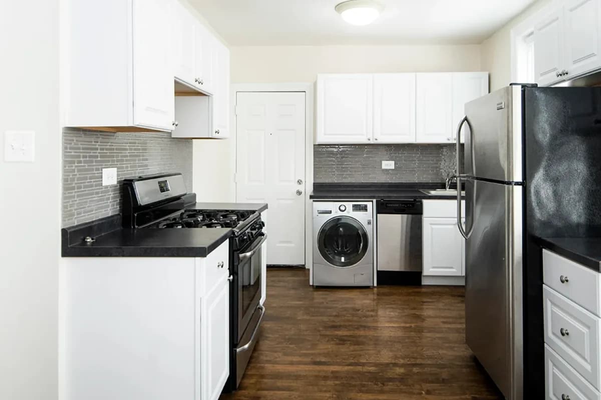3839-45 N. Greenview Ave, Apt 1s — photo 1