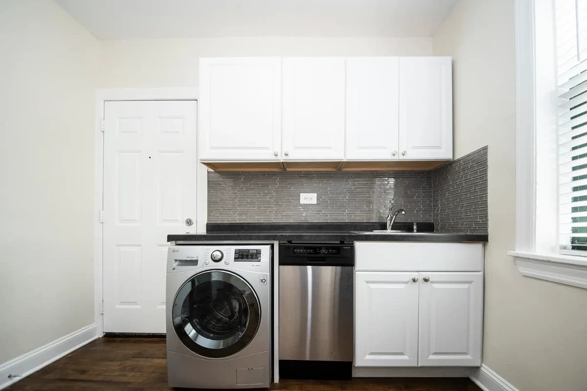3839-45 N. Greenview Ave, Apt 1s — photo 4