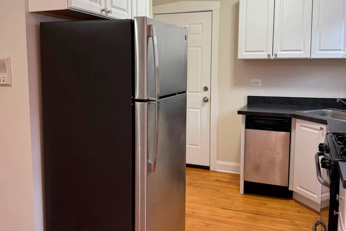3839-45 N. Greenview Ave, Apt 2e — photo 3