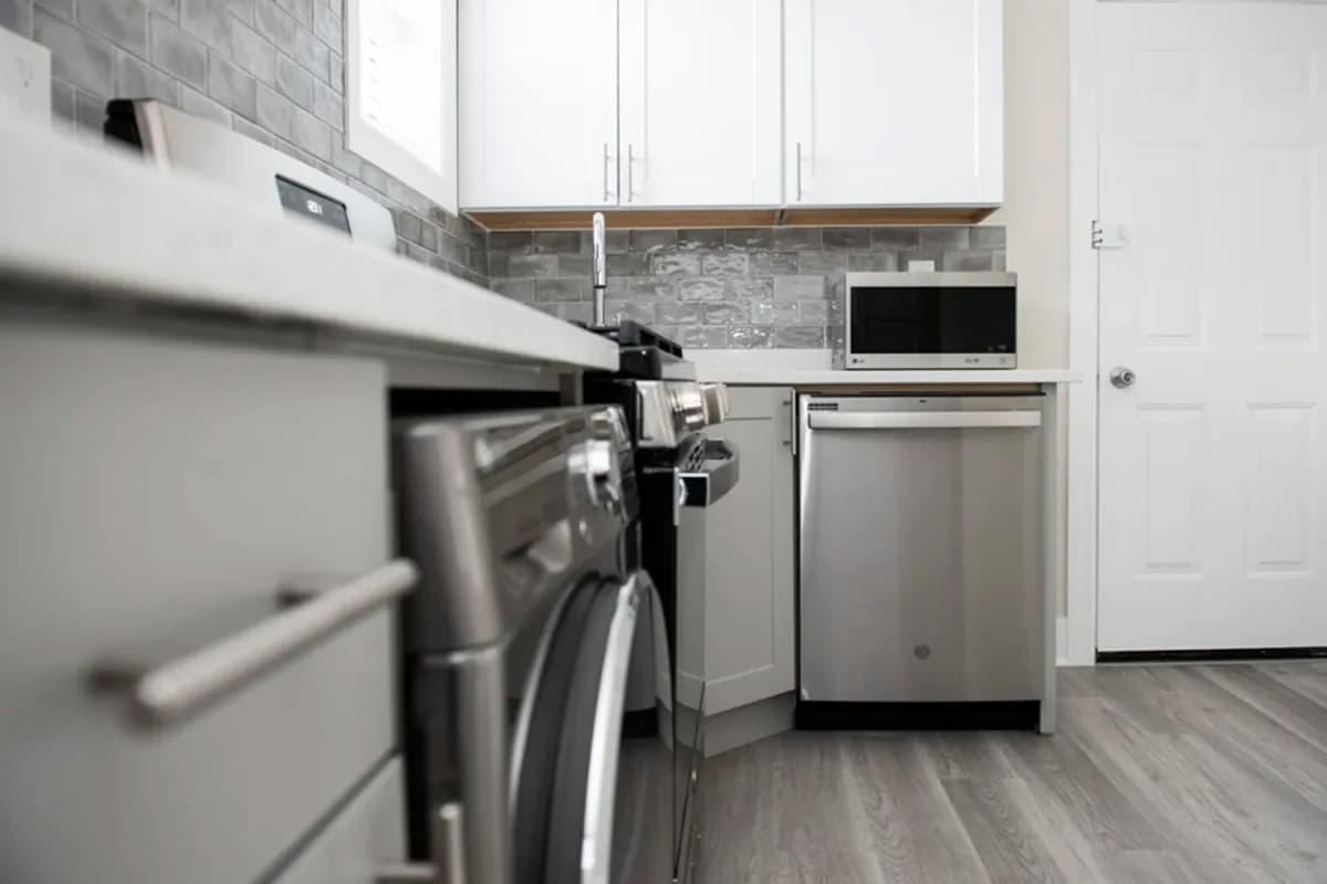3839-45 N. Greenview Ave, Apt 2w — photo 3