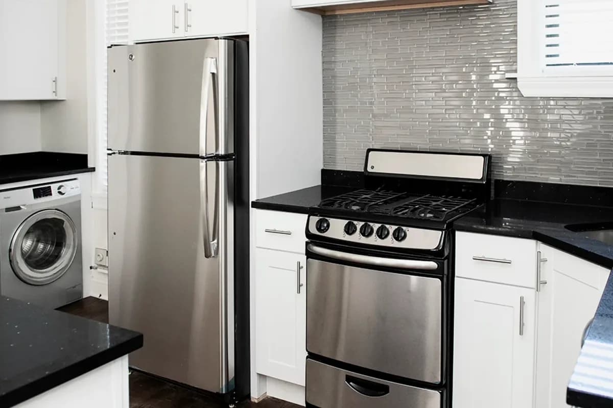 3839-45 N. Greenview Ave, Apt 3w — photo 1