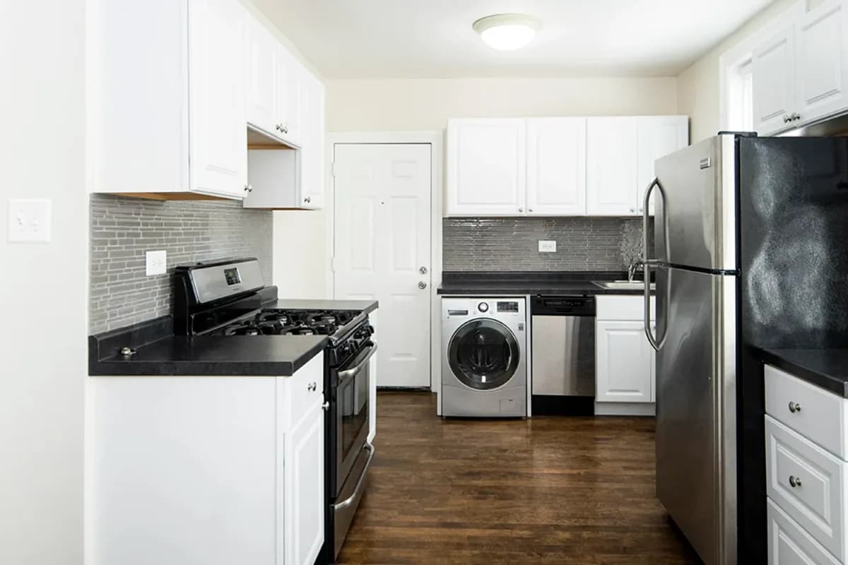3839-45 N. Greenview Ave, Apt 3s — photo 1