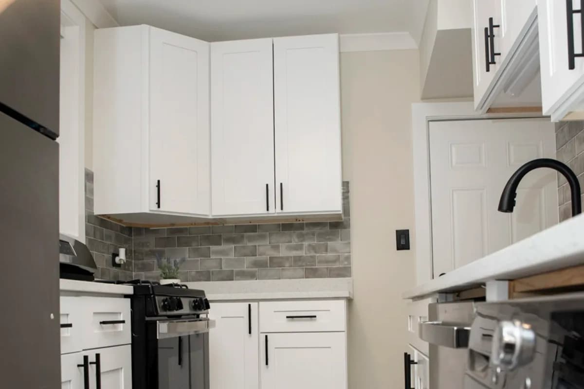 3839-45 N. Greenview Ave, Apt gdn — photo 5