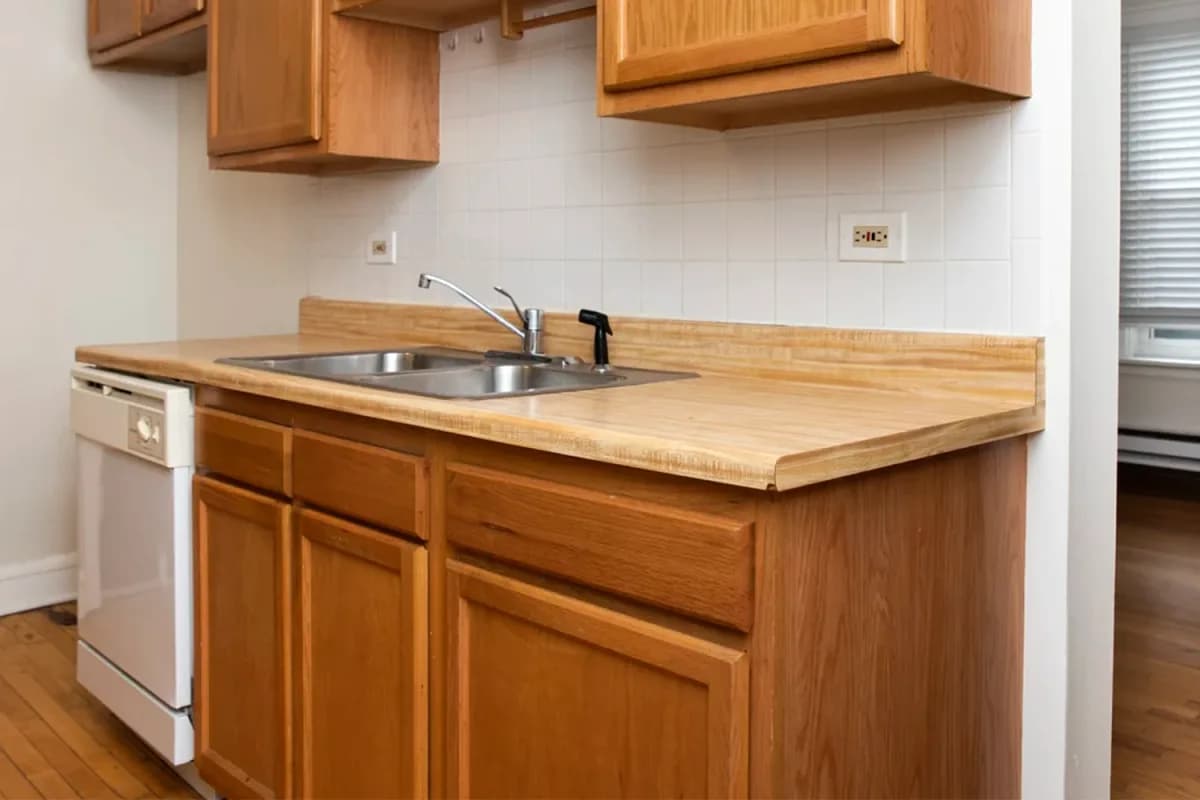 1417 W. Hutchinson St, Apt 3 — photo 1