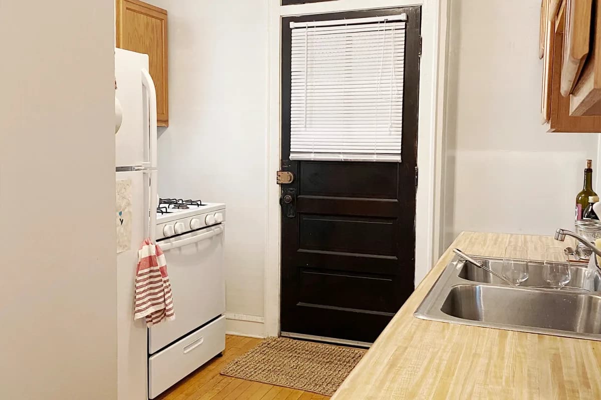 1417 W. Hutchinson St, Apt 3 — photo 4