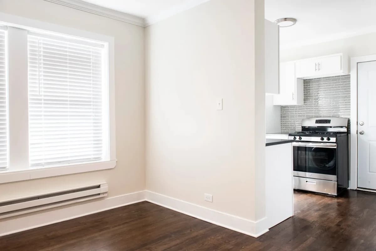 4216-26 N. Clark St, Apt 1 — photo 5