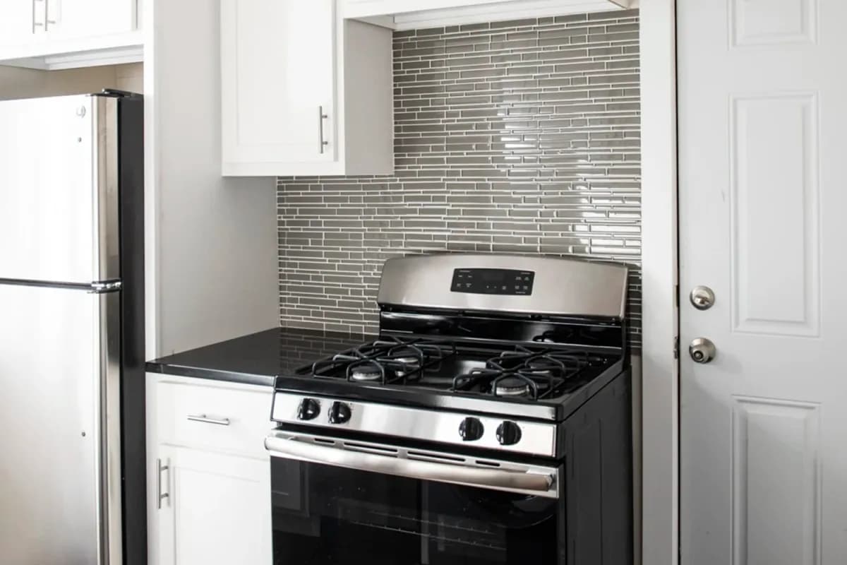 4216-26 N. Clark St, Apt 3 — photo 1