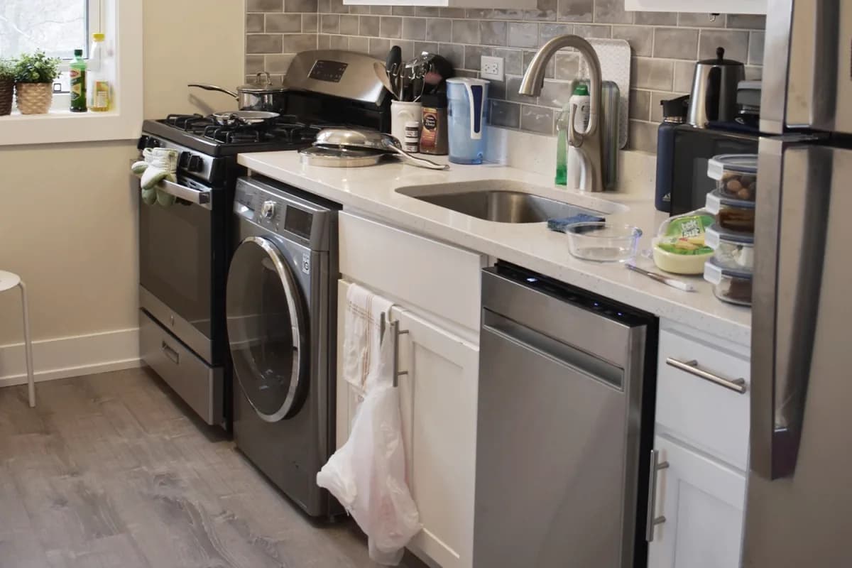 4220 N. Clark St, Apt 3 — photo 2