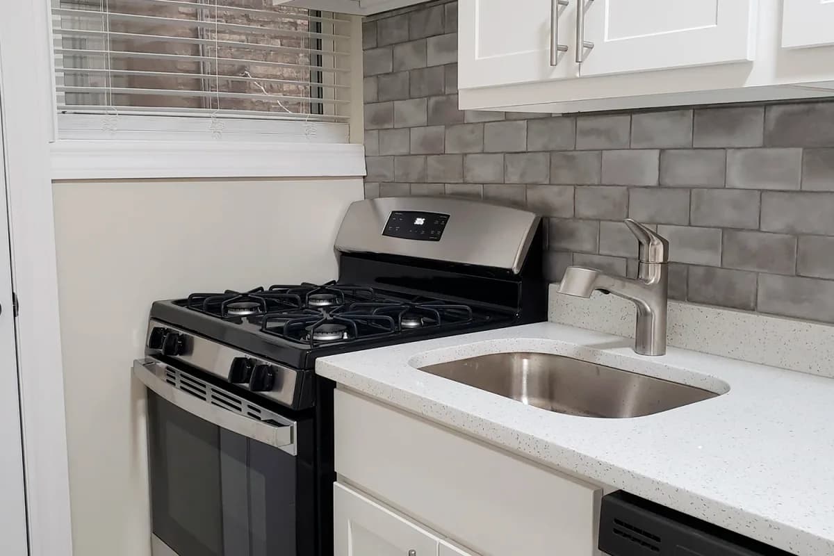 4222 N. Clark St, Apt 1 — photo 2
