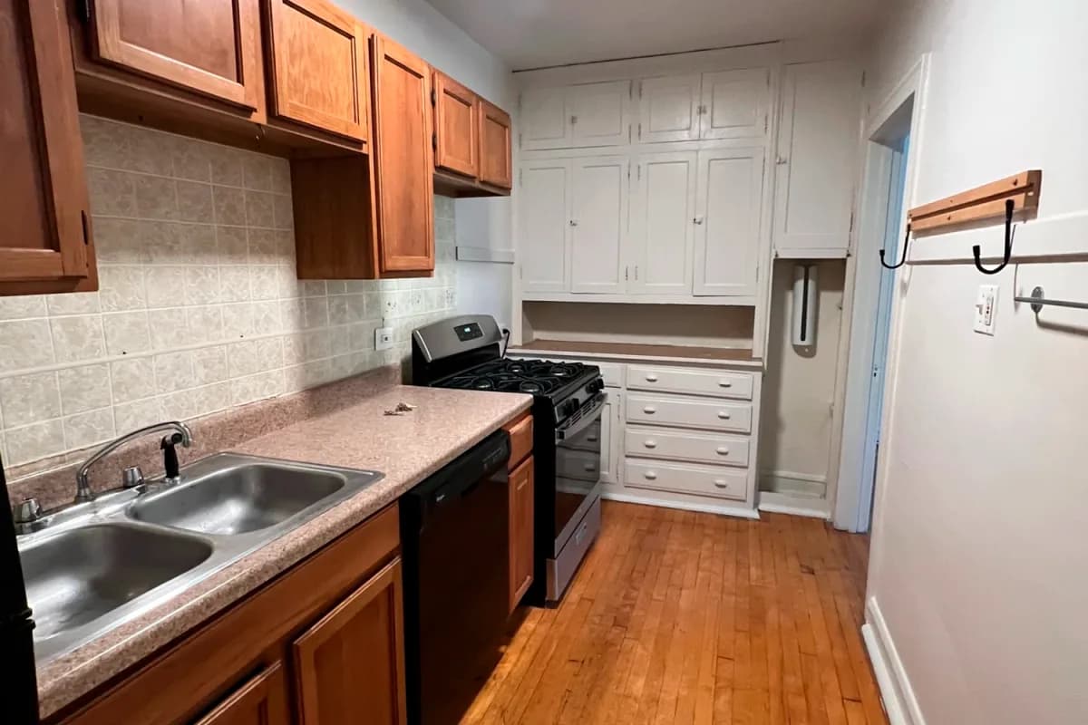 4222 N. Clark St, Apt 2 — photo 2
