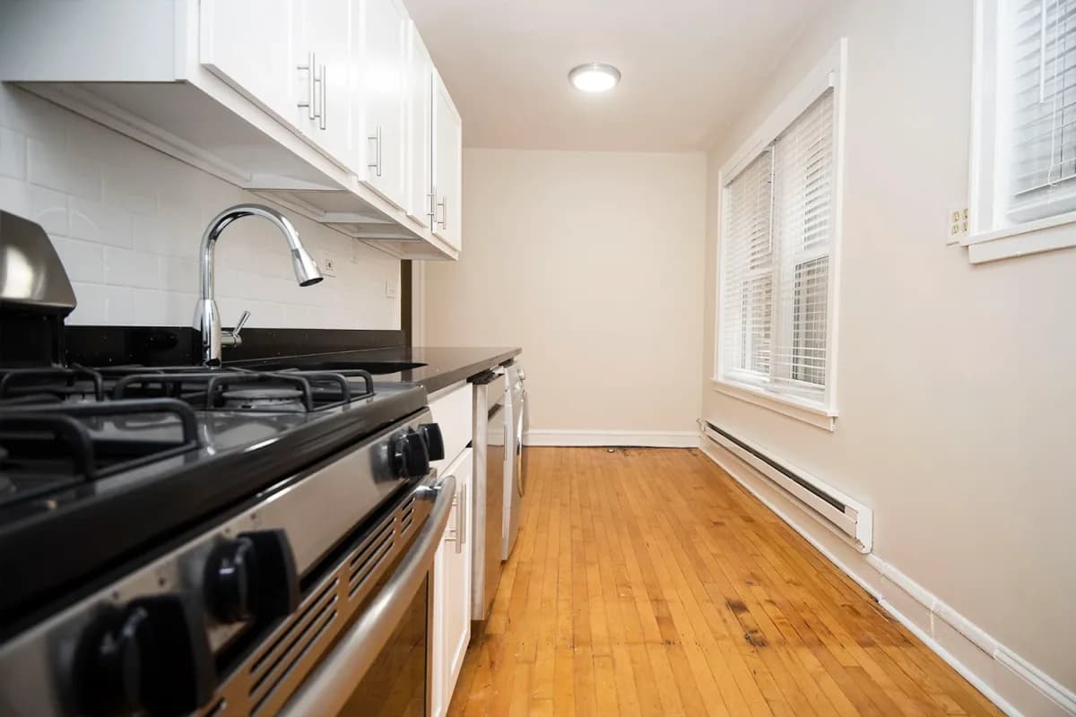 4224 N. Clark St, Apt 1 — photo 2