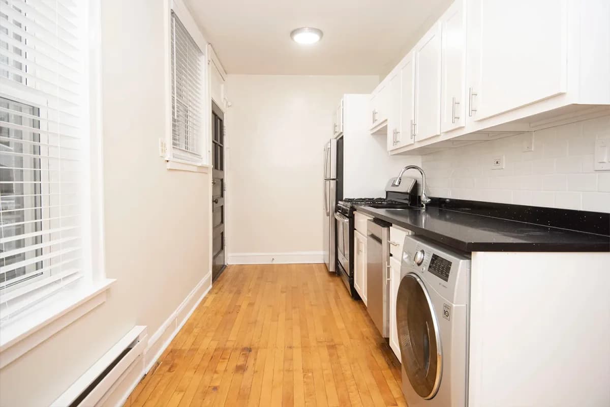 4224 N. Clark St, Apt 1 — photo 3