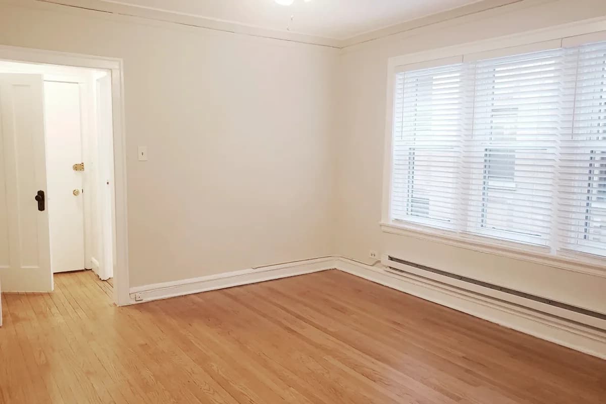 4224 N. Clark St, Apt 2 — photo 4