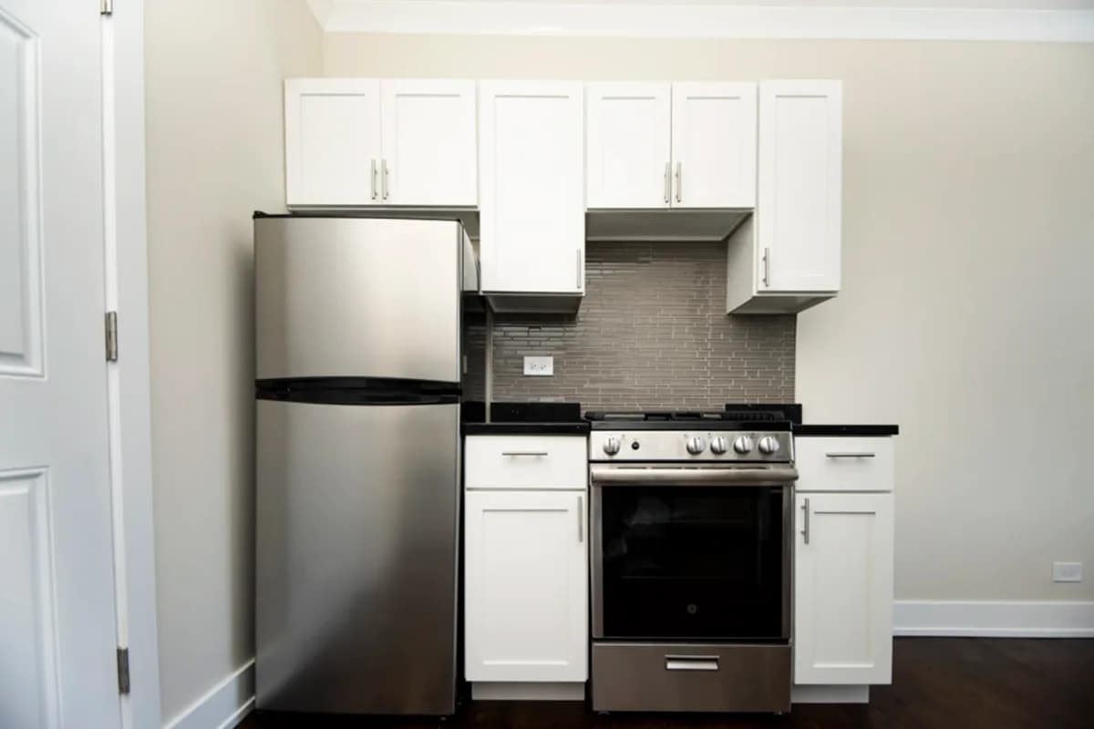 4226 N. Clark St, Apt 3 — photo 2