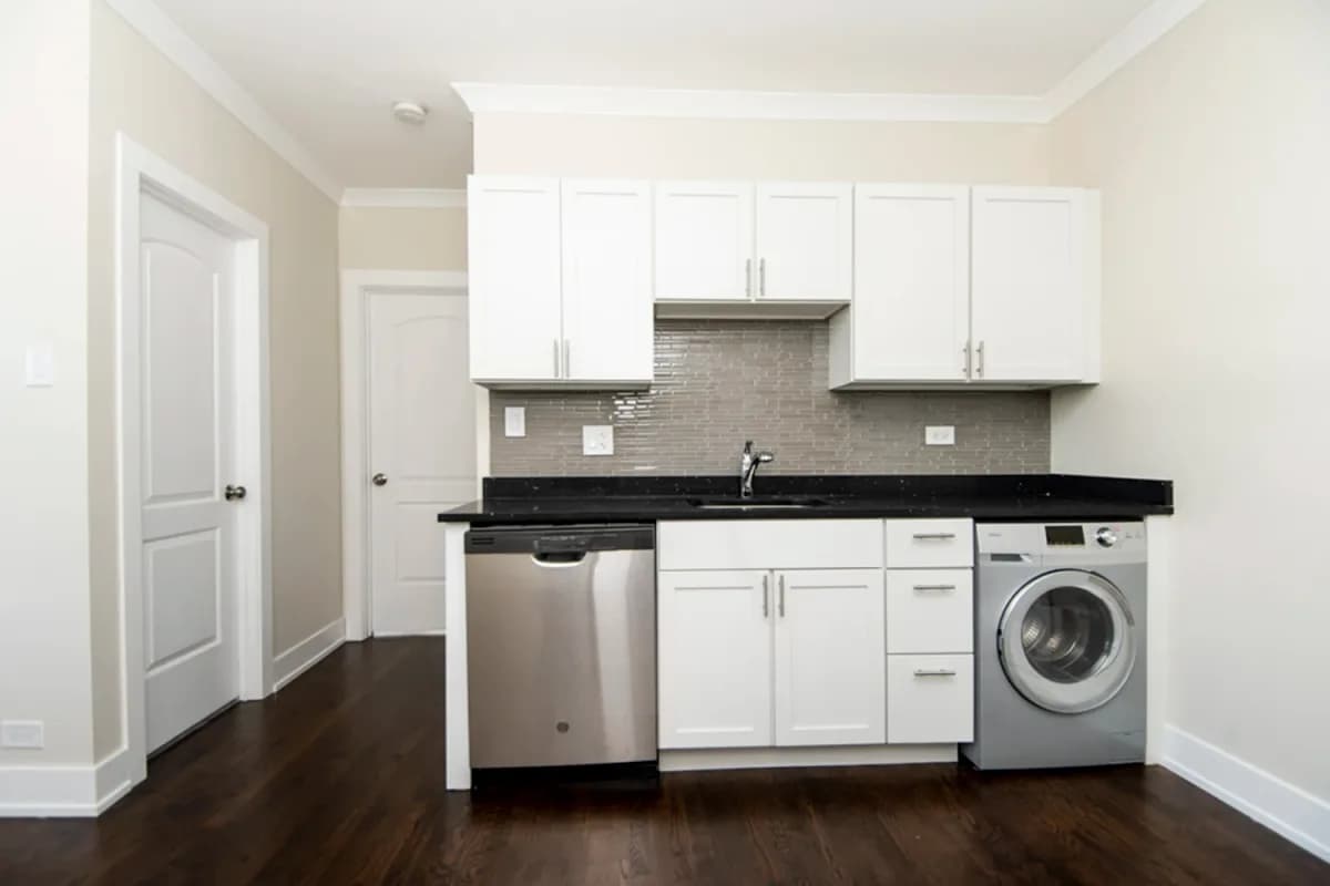 4226 N. Clark St, Apt 3 — photo 4