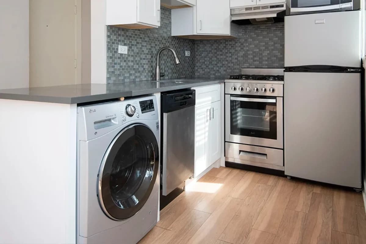 511 W. Belmont Ave, Apt 511-1 — photo 1