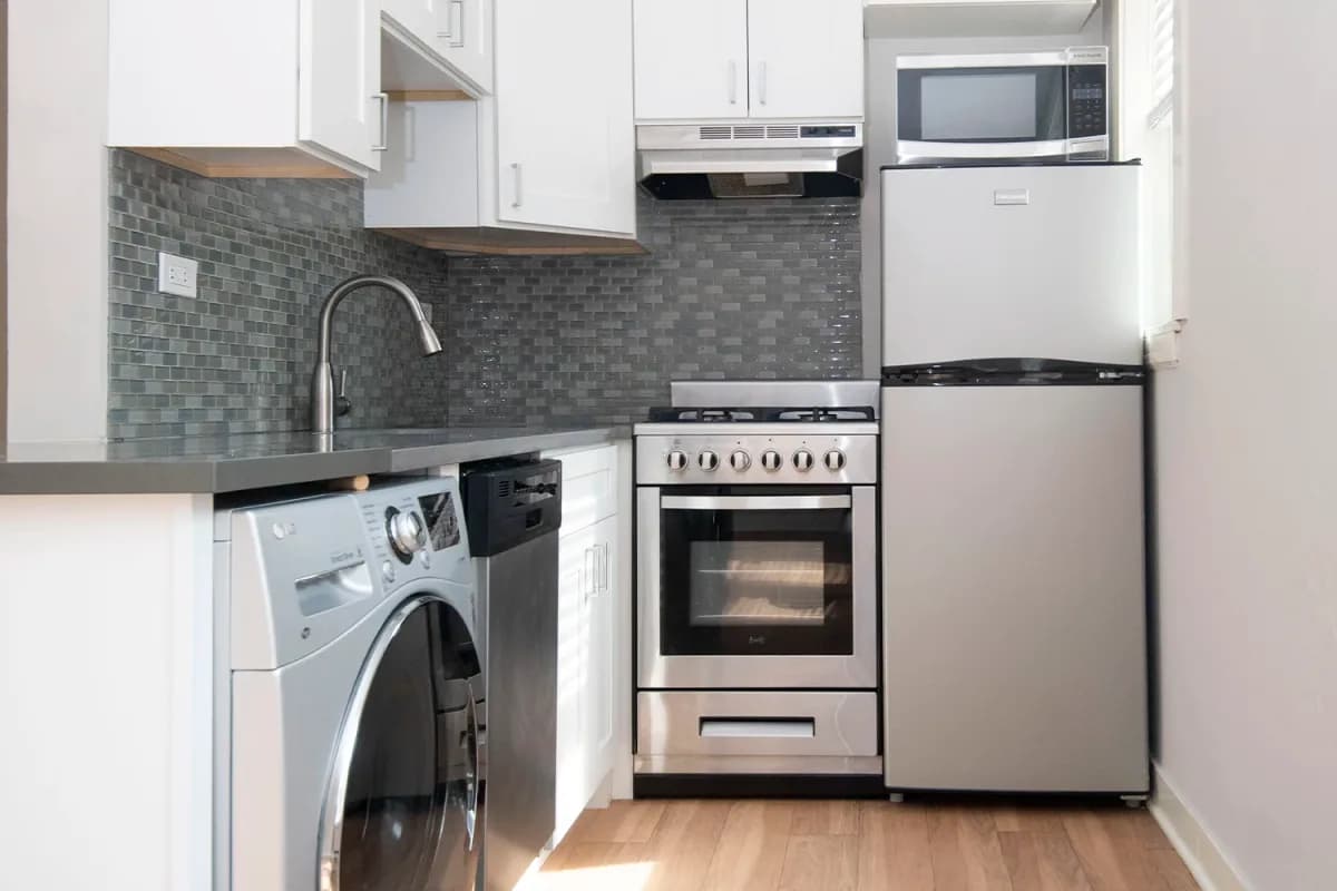 511 W. Belmont Ave, Apt 511-1 — photo 2