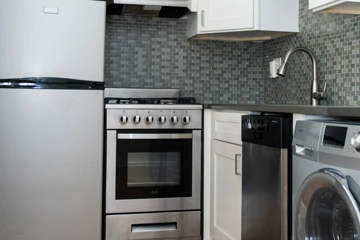 511 W. Belmont Ave, Apt 511-24 — photo 1