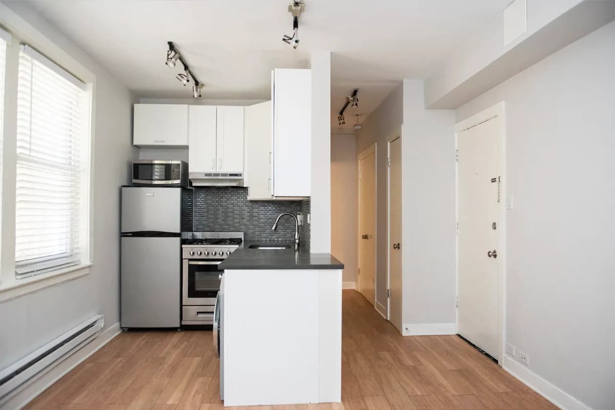 511 W. Belmont Ave, Apt 511-24 — photo 2
