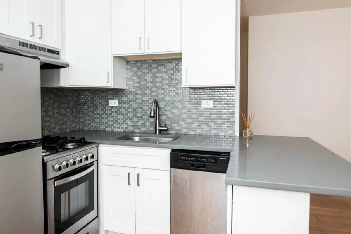 511 W. Belmont Ave, Apt 511-28 — photo 3