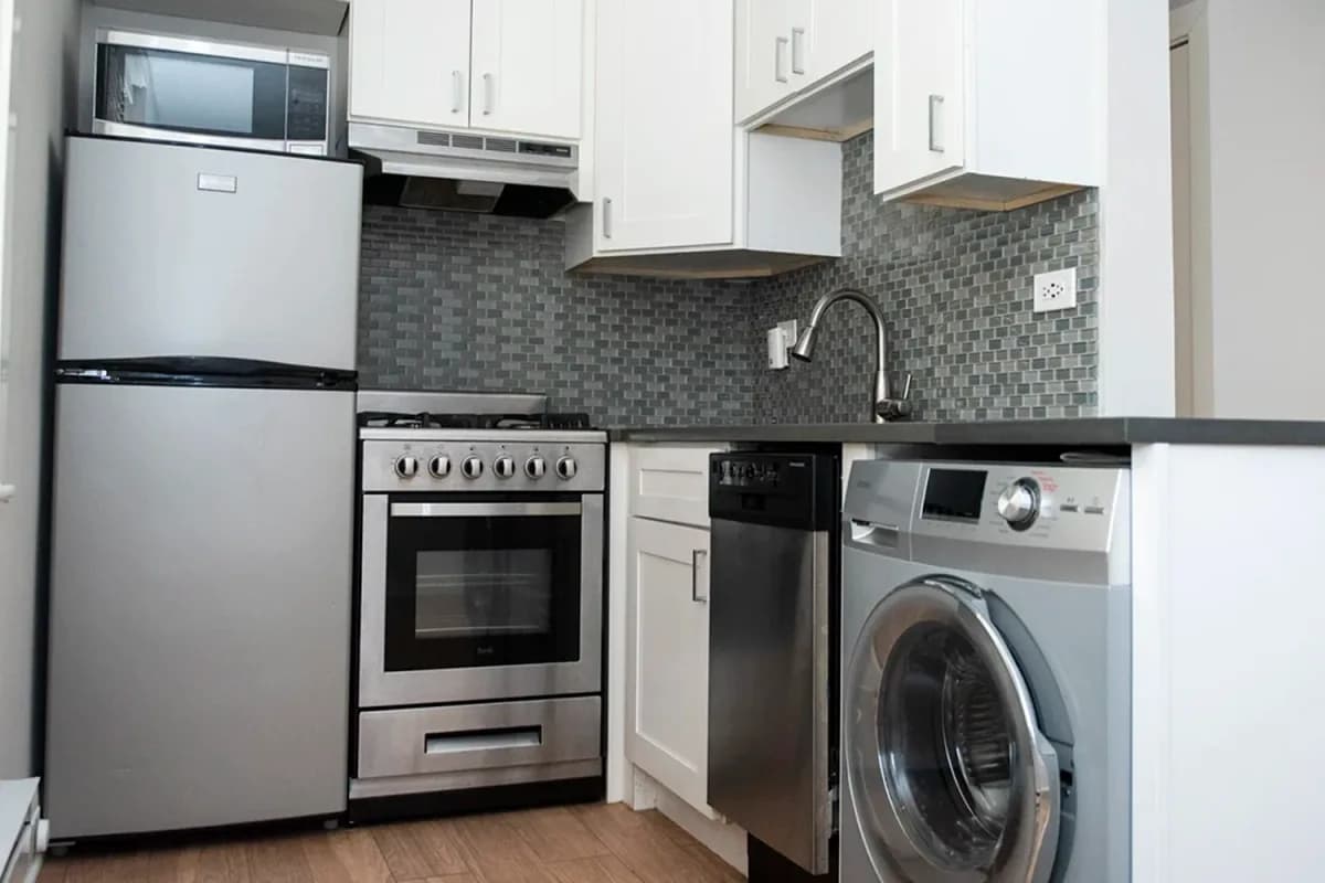 511 W. Belmont Ave, Apt 511-3 — photo 1