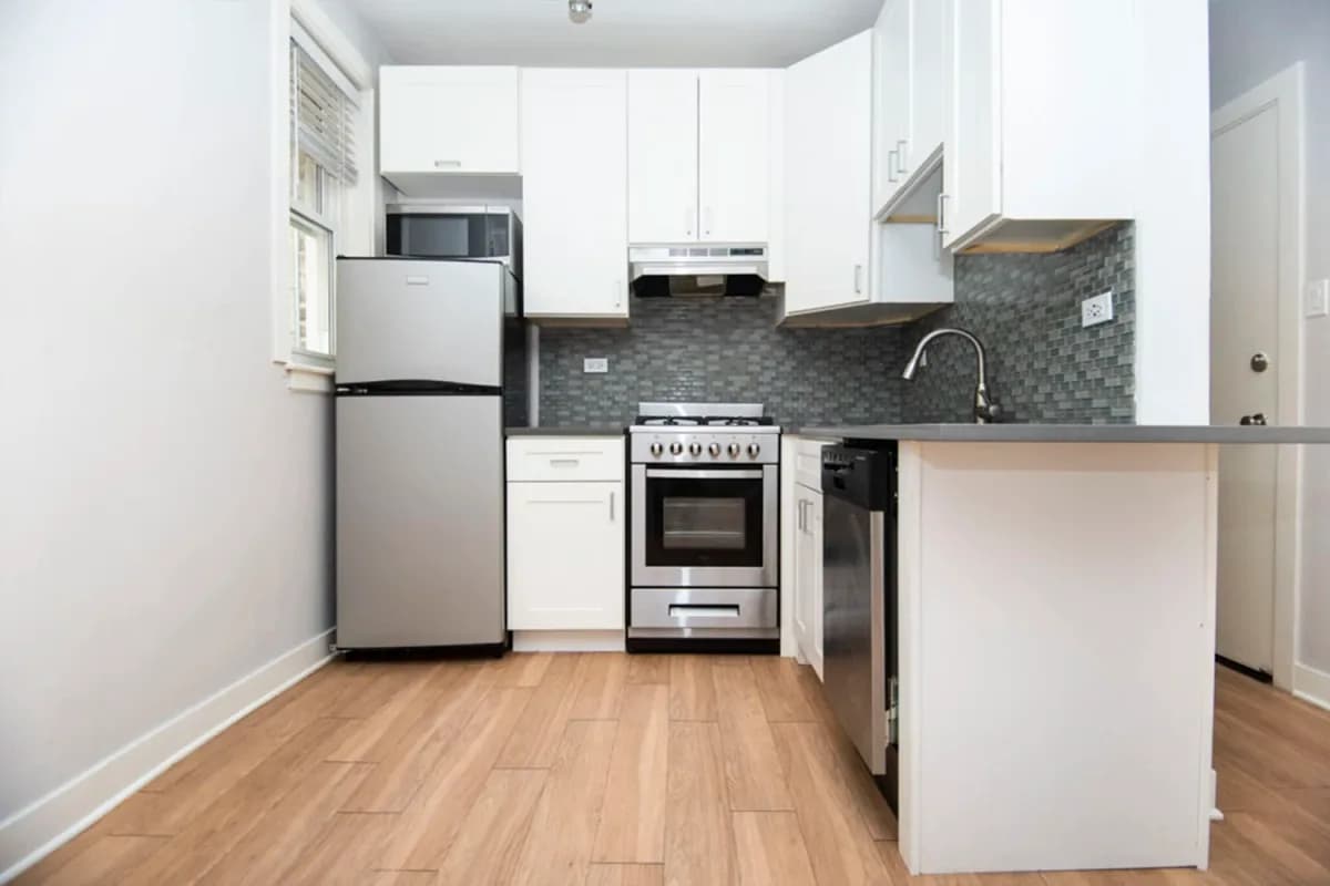 511 W. Belmont Ave, Apt 511-34 — photo 2